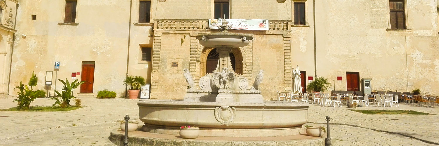 Latiano, Palazzo Imperiali. Fontana.