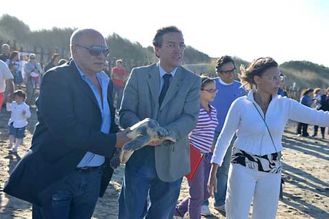 Il Sindaco di Ostuni Avv. Domenico Tanzarella ed il Sindaco di Fasano Dott. Lello Di Bari, il Presidente del Parco Naturale Regionale “Dune Costiere tra Torre Canne e Torre San Leonardo” dott. Gianfranco Ciola