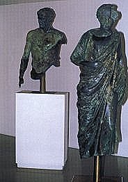 Le due statue restaurate Le due statue restaurate
